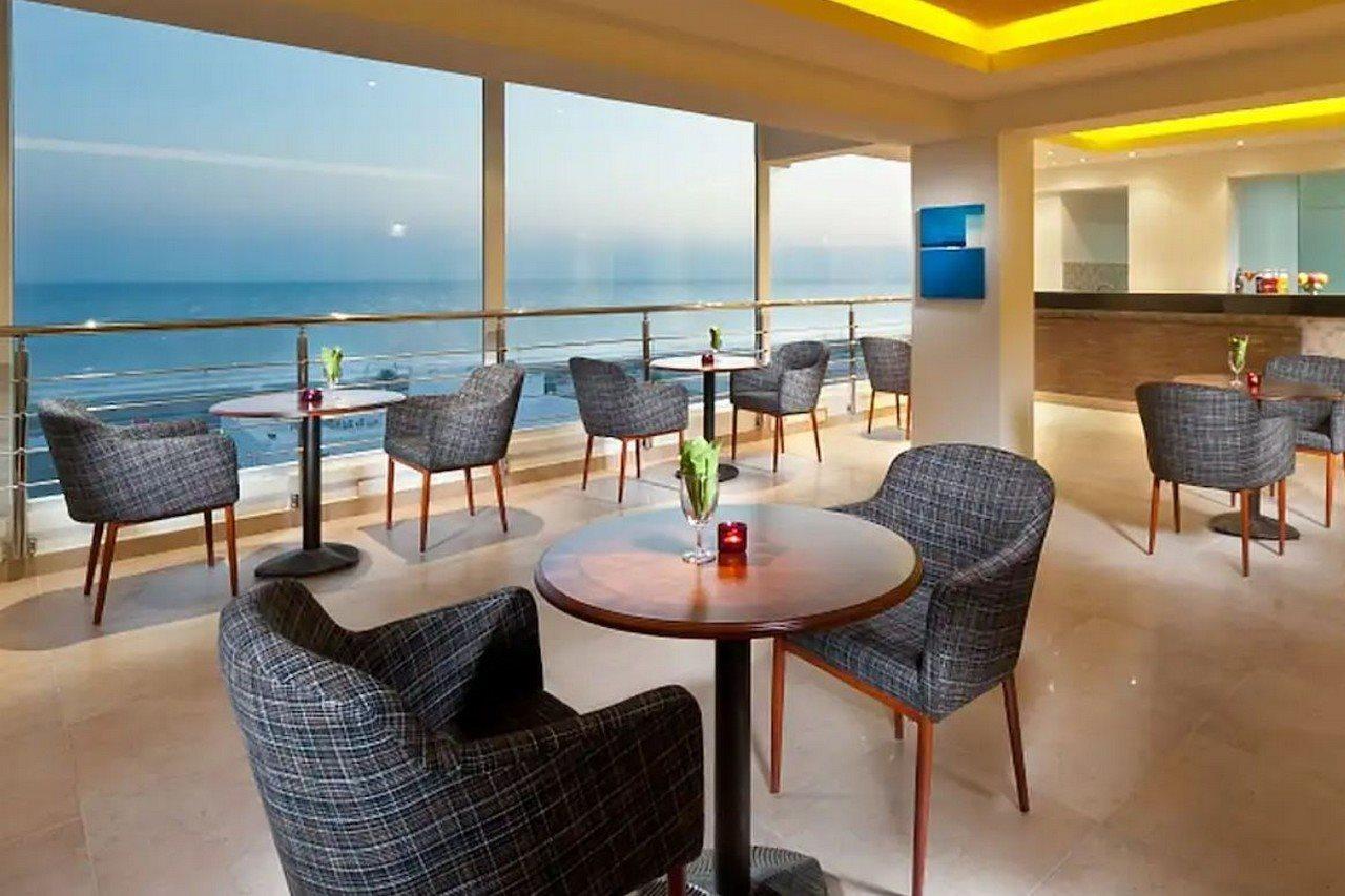 Al Hail Waves Hotel Managed By Centara Маскат Экстерьер фото