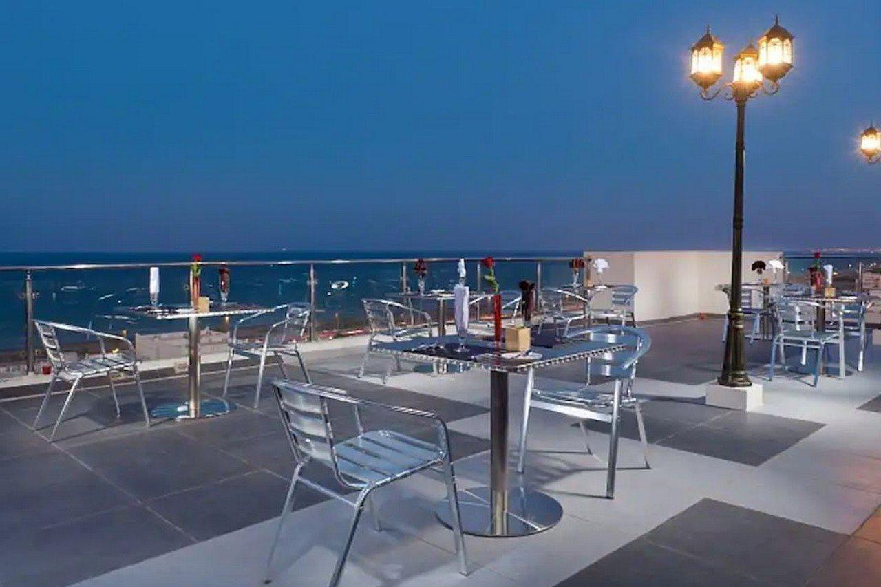 Al Hail Waves Hotel Managed By Centara Маскат Экстерьер фото