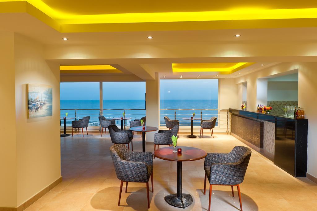 Al Hail Waves Hotel Managed By Centara Маскат Экстерьер фото