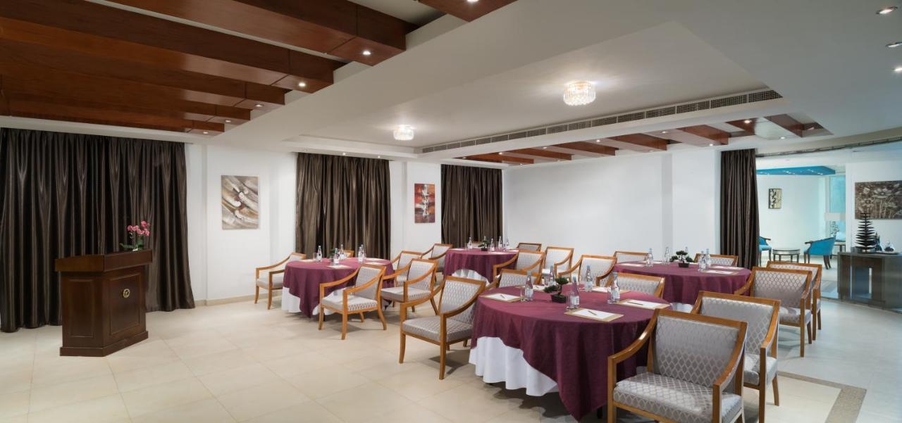 Al Hail Waves Hotel Managed By Centara Маскат Экстерьер фото