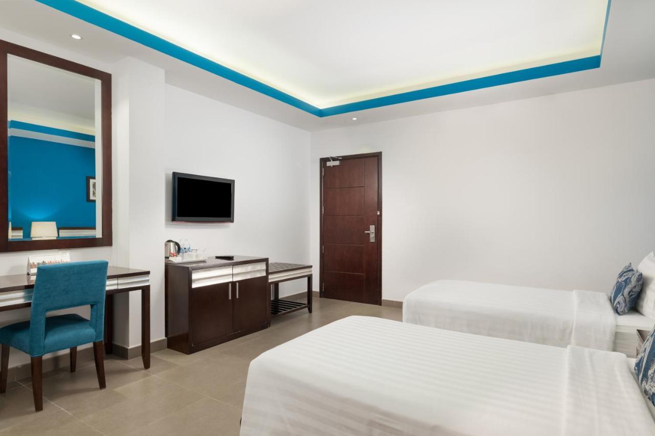 Al Hail Waves Hotel Managed By Centara Маскат Экстерьер фото